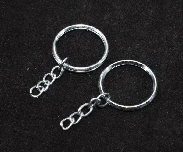 Silver_Metal_Premium_Key_Ring_With_Chain_For_Jewellery_Making