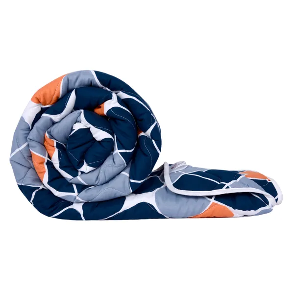 Printed_Single_Comforter_for_Mild_Winter_(Polyester,_Dark_Blue,_Orange)