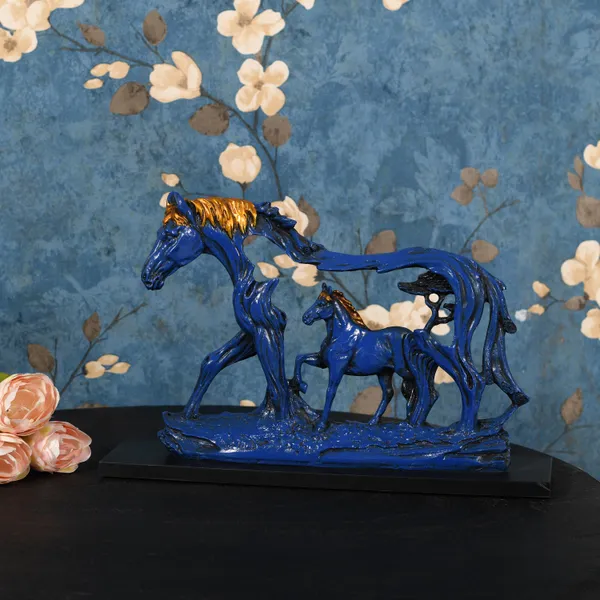 Good_Luck_Resin_Horse_Statue_With_Baby_Animal_On_Wooden_Base