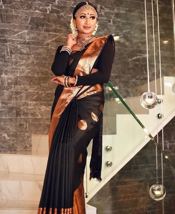 Women's_Kanjivaram_Banarasi_Soft_Silk_Copper_Zari_Woven_Saree_With_Blouse_Piece_Blue_Wine_With_Blouse_Piece