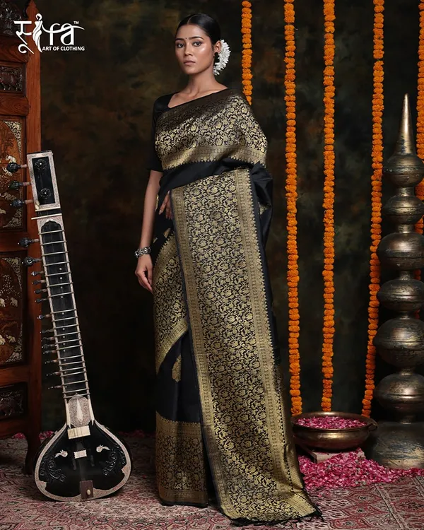 Black_Soft_Silk_Saree_With_Blouse_Piece_For_Women