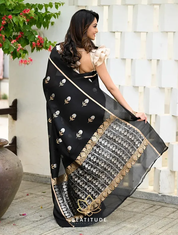 Black_Soft_Silk_Saree_With_Blouse_Piece_For_Women