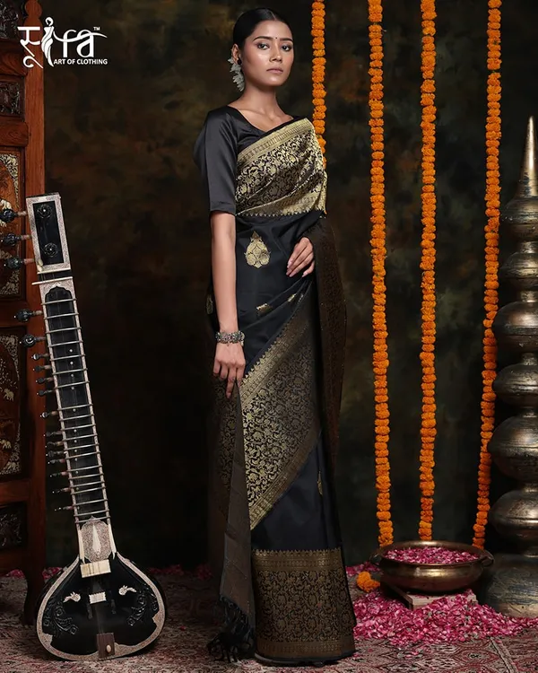 Black_Soft_Silk_Saree_With_Blouse_Piece_For_Women