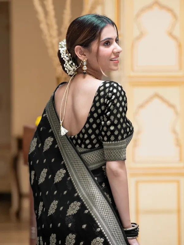 Black_Soft_Banarasi_Silk_Saree_With_Blouse_Piece_For_Women