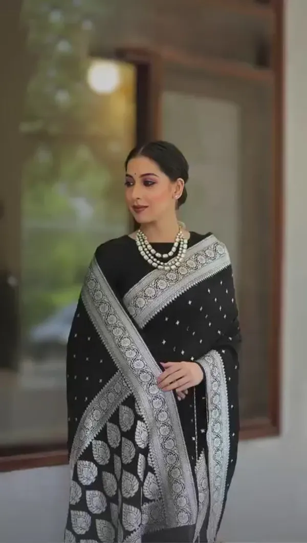 Black_Grey_Soft_Banarasi_Silk_Saree_With_Blouse_Piece_For_Women
