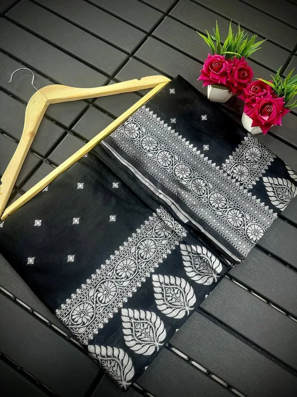 Black_Grey_Soft_Banarasi_Silk_Saree_With_Blouse_Piece_For_Women