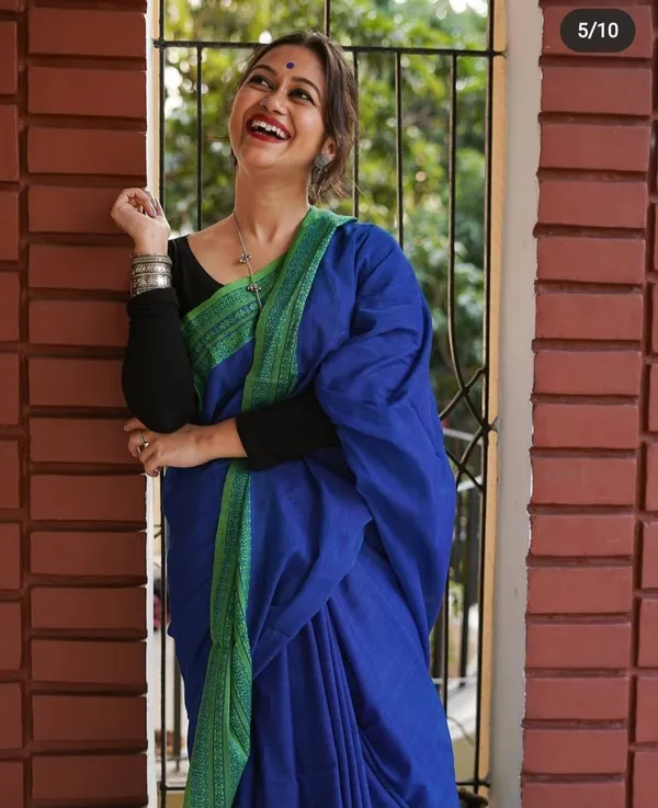 Women's_Kanjivaram_Banarasi_Soft_Cotton_Silk_Zari_Woven_Saree_With_Blouse_Piece_With_Blouse_Piece