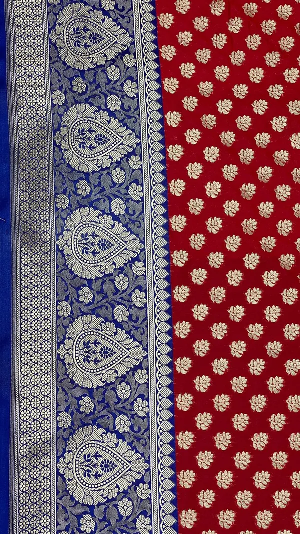Humairah_Presents_Red_Katan_Silk_Golden_Zari_Floral_Chunri_Booti_with_Contrast_Blue_Silver_Zari_Border_and_Floral_Jaal_Pallu_with_Blue_Blouse
