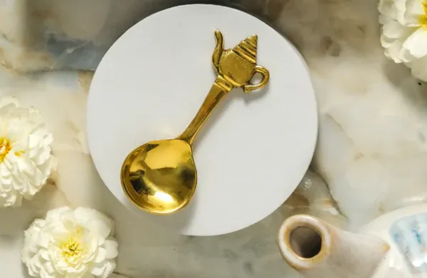 MAHARAJA-_BRASS__Spoon_with_Kettle_Shaped_Handle_for_Tea_Herbs_Spices_Auspicious_Puja_|Gift_|Home,_Office__Long_Made_of_Brass_with_Kettle_Shaped_Handle