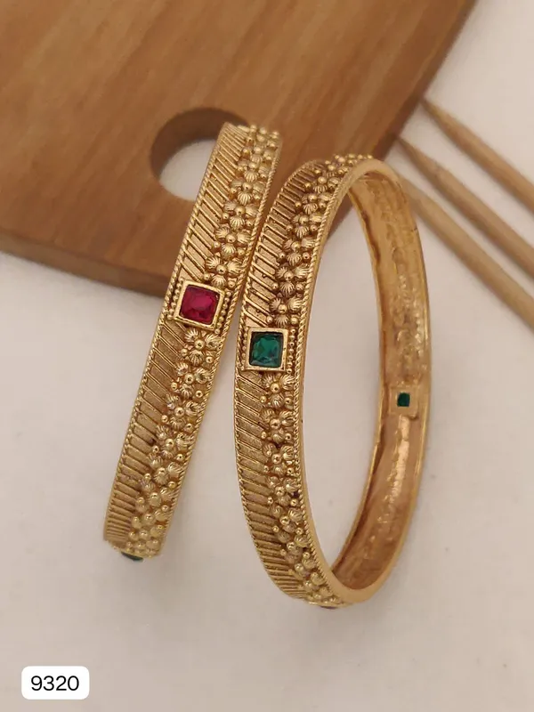 Stylish_Tradition_Designer_Daily_Wear_Bangles