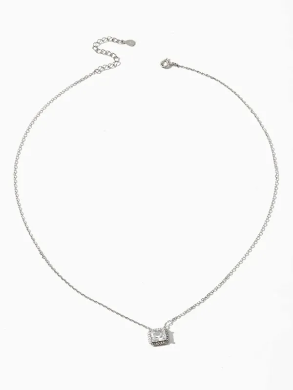 Beautiful_Alloy_Silver_Plated_Pendant_With_Chain_For_Womens