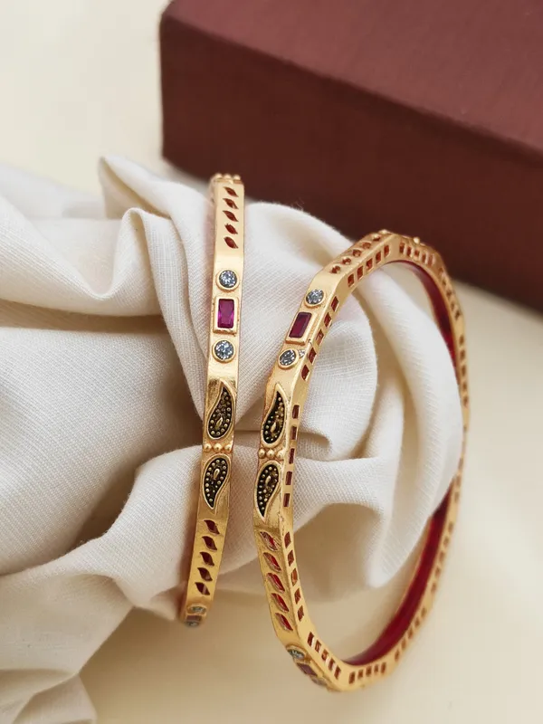 Beautiful_Designer_Bangles_Pack_Of_2_Piece_(1_Pair)
