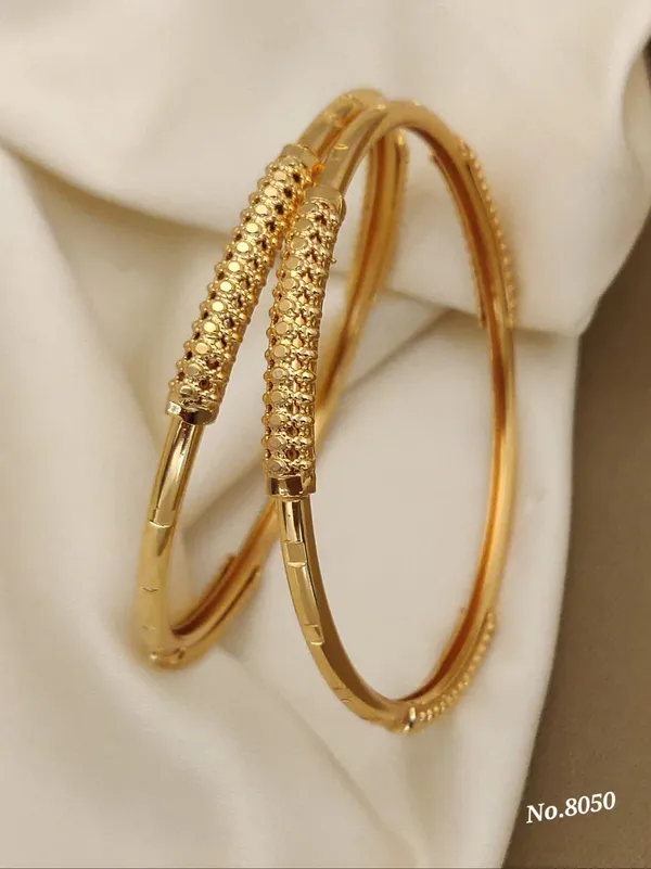Beautiful_Designer_Bangles_With_Forming_Gold_Plated_pack_of_2_Piece_(1_pair)