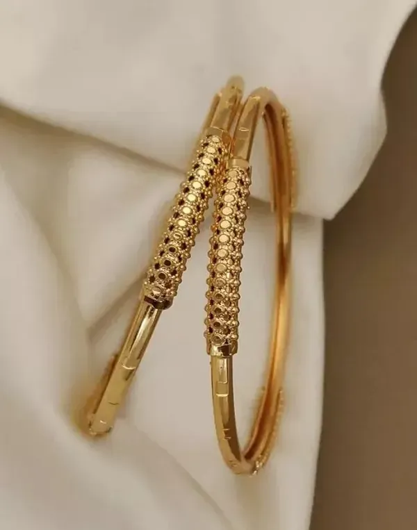 Beautiful_Designer_Bangles_With_Forming_Gold_Plated_pack_of_2_Piece_(1_pair)
