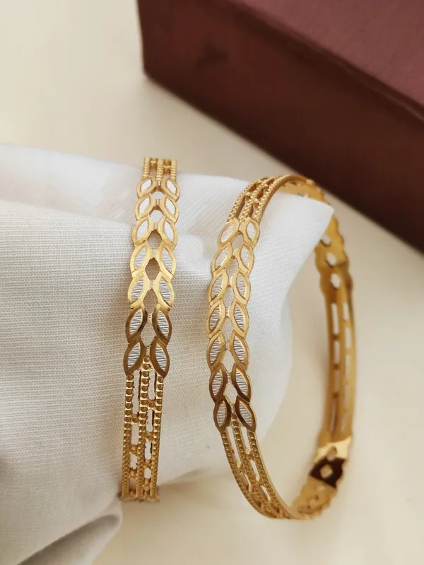 Beautiful_Designer_Bangles_with_Silver_Golden_Look