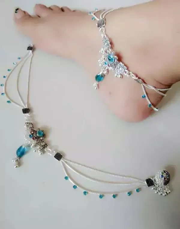 Beautiful_Fancy_Silver_Plated_Sky_Blue_Stone_And_Pearl_Payal_(Anklet)