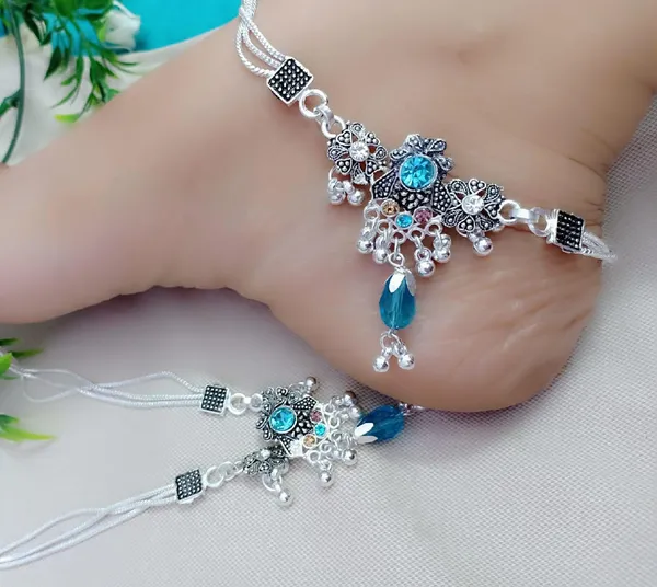 Beautiful_Fancy_Silver_Plated_Sky_Blue_Stone_And_Pearl_Payal_(Anklet)