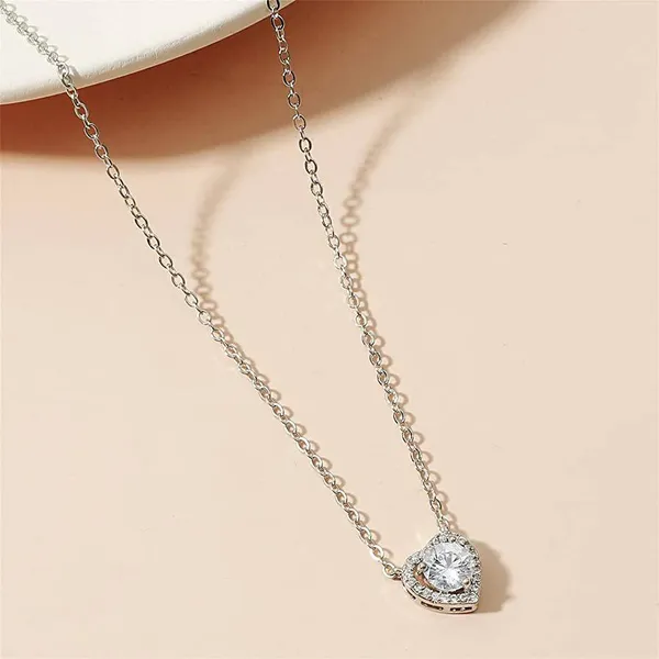 Beautiful_Heart_Cut_American_Diamond_Pendant_with_chain_For_Womens