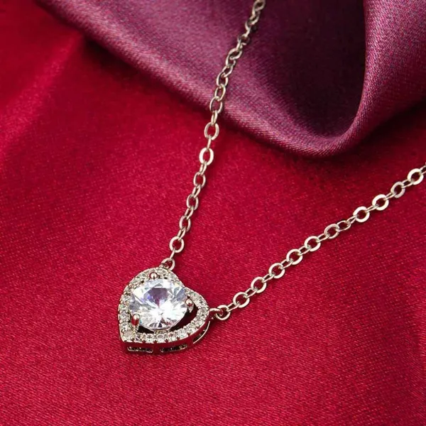 Beautiful_Heart_Cut_American_Diamond_Pendant_with_chain_For_Womens