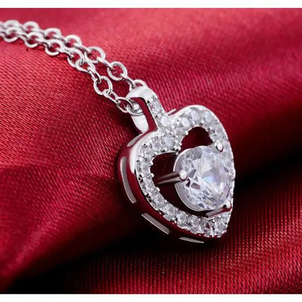 Beautiful_Heart_Cut_American_Diamond_Pendant_with_chain_For_Womens