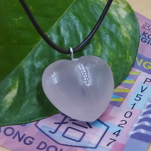 https://d1311wbk6unapo.cloudfront.net/NushopCatalogue/tr:f-webp,w-600,fo-auto/Beautiful_Heart_Shape_Rose_Quartz_Pendant_Leather_String_Necklace_for_Her_391IXMCPHT_2023-10-09_1.jpg__Forever Jewellery