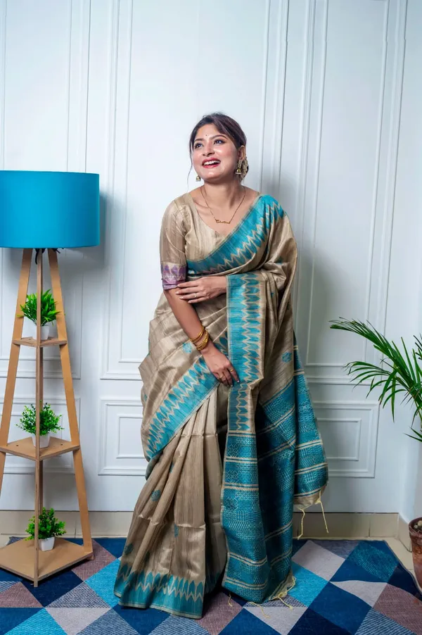 Beige_&_Green_Tussar_Silk_Woven_Trendy_Saree