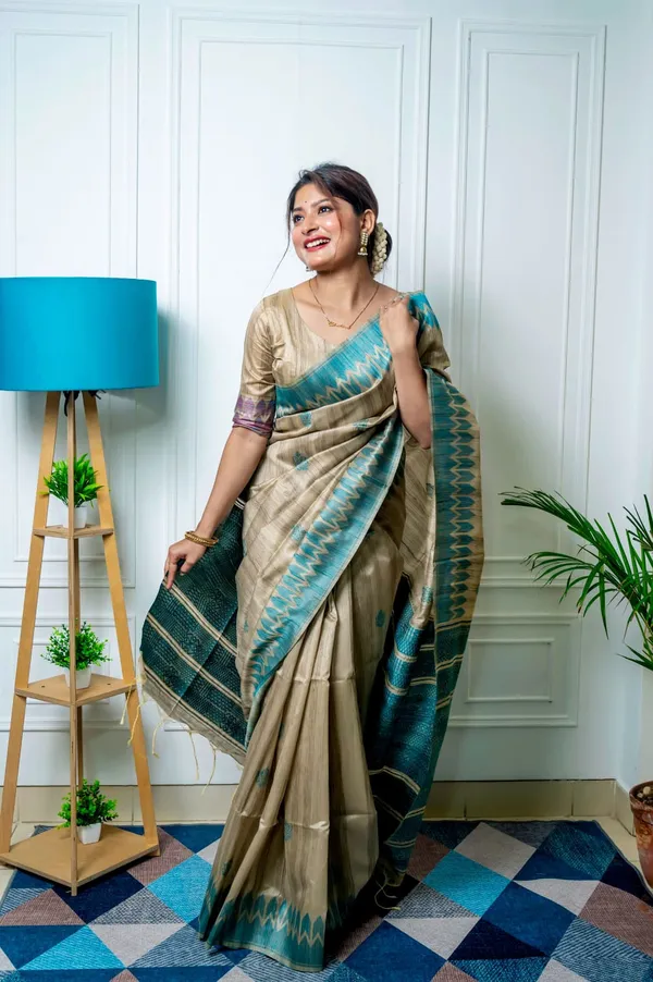 Beige_&_Green_Tussar_Silk_Woven_Trendy_Saree