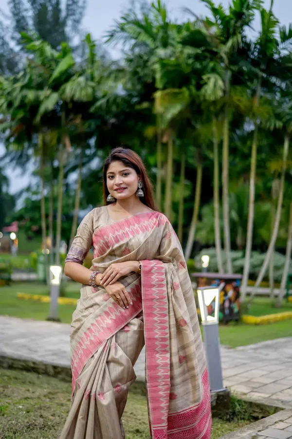Beige_&_Pink_Tussar_Silk_Woven_Trendy_Saree