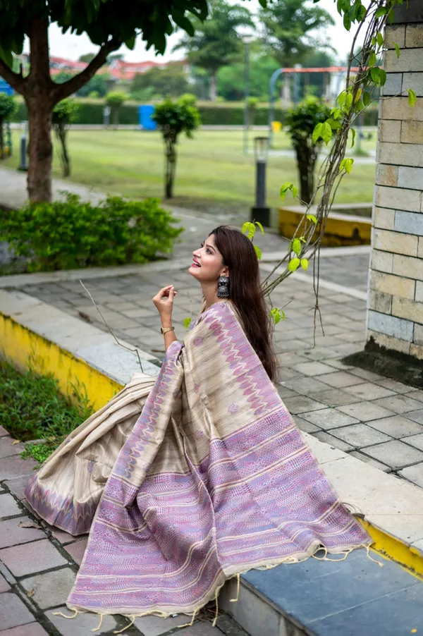 Beige_&_Purple_Tussar_Silk_Woven_Trendy_Saree