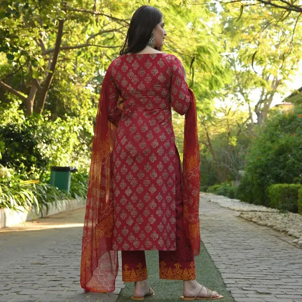 Maroon_Colour_Cotton_Floral_Print_Kurta_Set