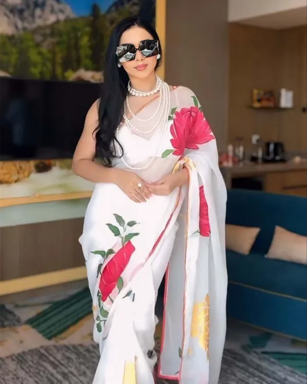 White_Colour_1-Minute_Ready_To_Wear_Georgette_Saree_With_Blouse_Piece
