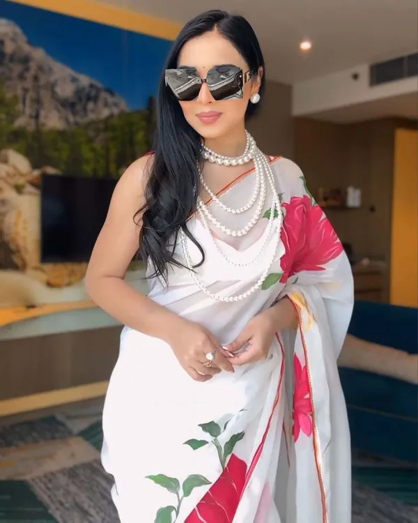 White_Colour_1-Minute_Ready_To_Wear_Georgette_Saree_With_Blouse_Piece
