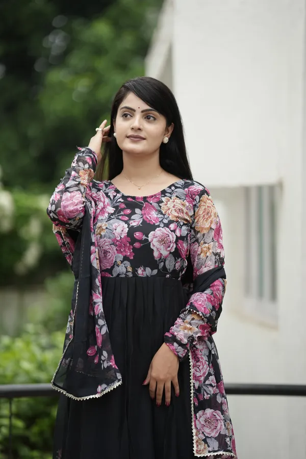 Black_Casual_Georgette_Maxi_Full_Length_Ethnic_Wear_For_Women
