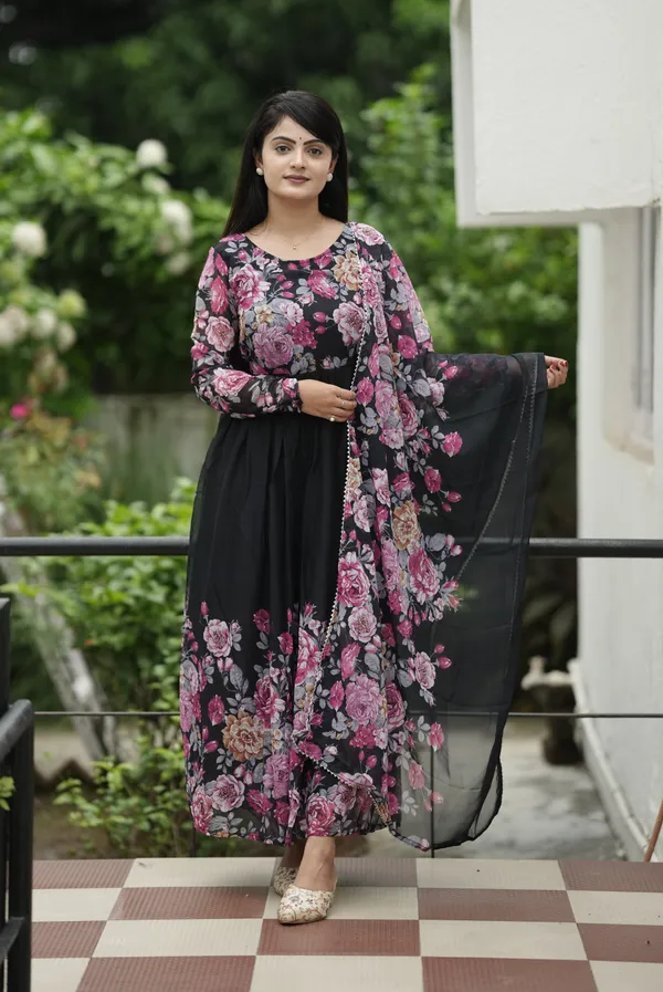 Black_Casual_Georgette_Maxi_Full_Length_Ethnic_Wear_For_Women