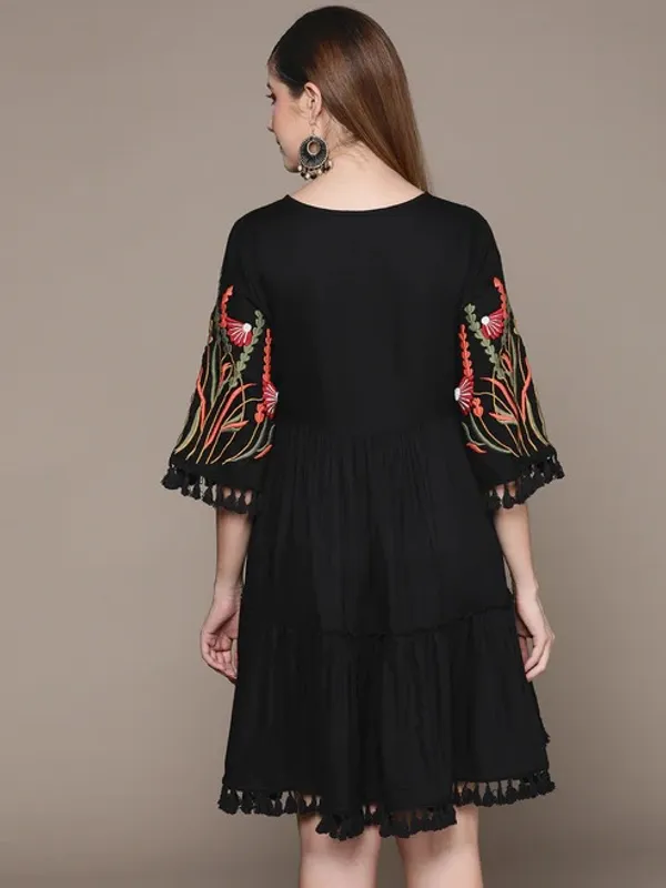 Black_Rayon_Hip_Length_Dress_For_Women