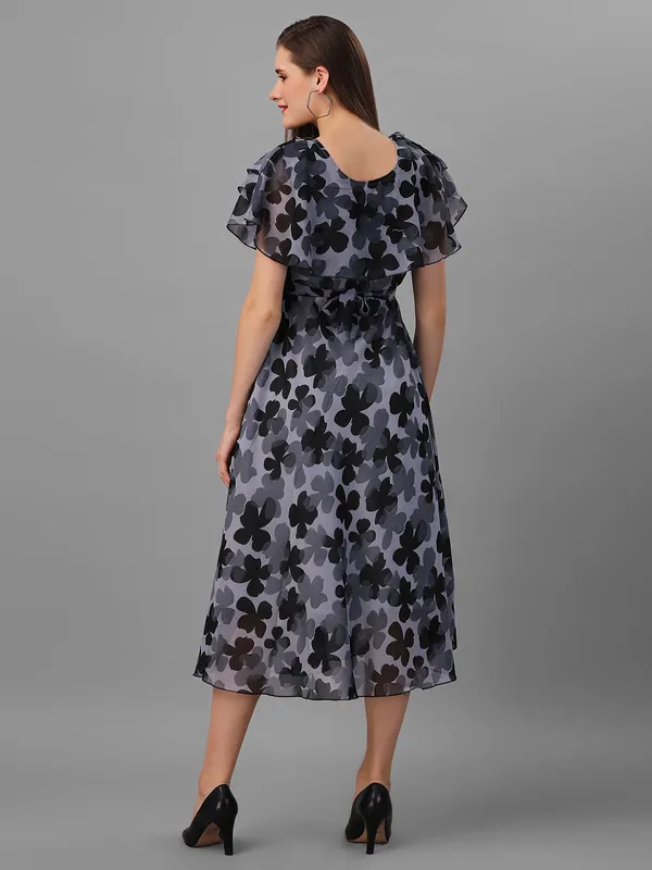 Black_&_Grey_Floral_Georgette_Neckline_Maxi_Dress