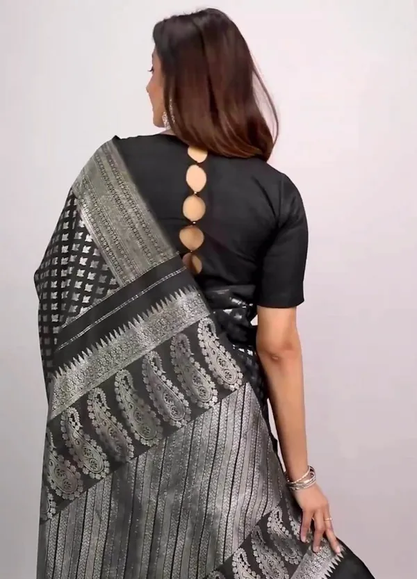 Black_Cotton_Silk_Saree_With_Blouse_Piece_For_Women