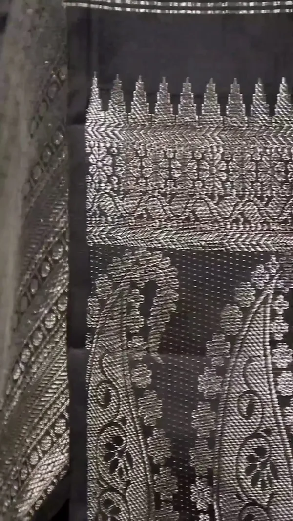 Black_Cotton_Silk_Saree_With_Blouse_Piece_For_Women