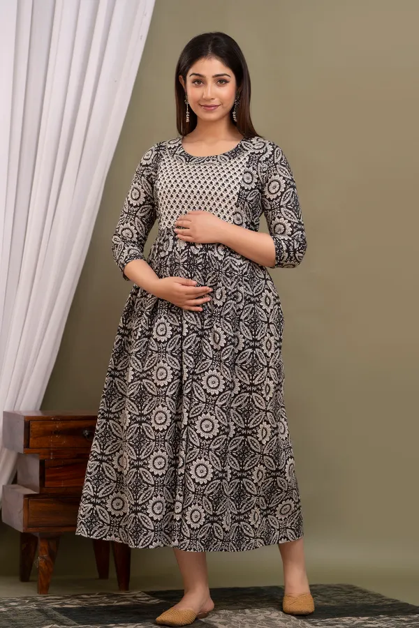 Black_sky_beach_rayon_maternity_and_feeding_kurti
