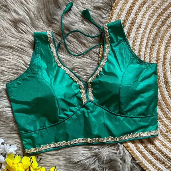 Green_Beautiful_Lace_With_V_Neck_Pattern_Blouse