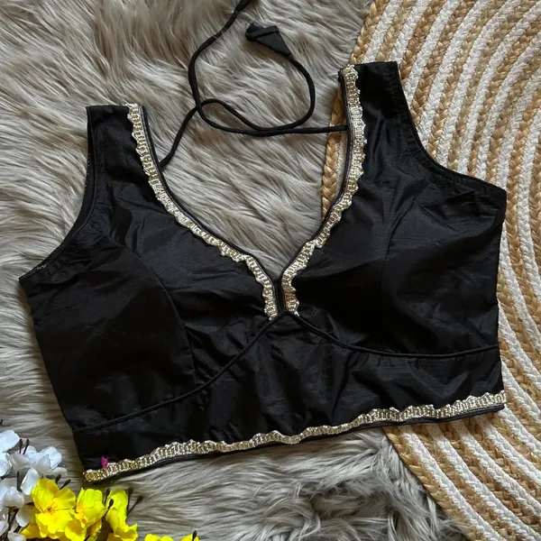 Black_Beautiful_Lace_With_V_Neck_Pattern_Blouse