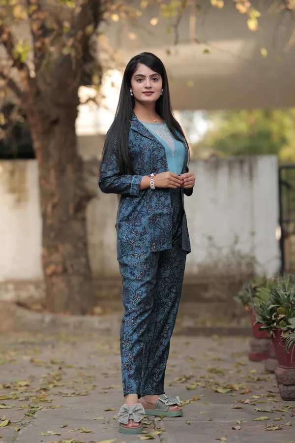 Blue_Long_Printed_Modal_Silk_3/4_Sleeve_Round_Neck_Co-Ords_For_Women