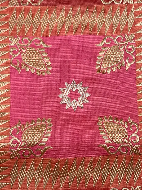 Humairah_Pure_Handwoven_Katan_Silk_Rang_kaat_Golden_Zari_Kadhwa_Mina_Checkered_Golden_Stripe_Zari_with_Kadhwa_Silver_Mina_Anchal_and_Peach_Stripe_Blouse