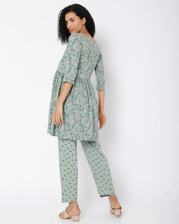 Mint_Green_Feeding_Night_Suits_With_Zippers_(Top_&_Bottom)