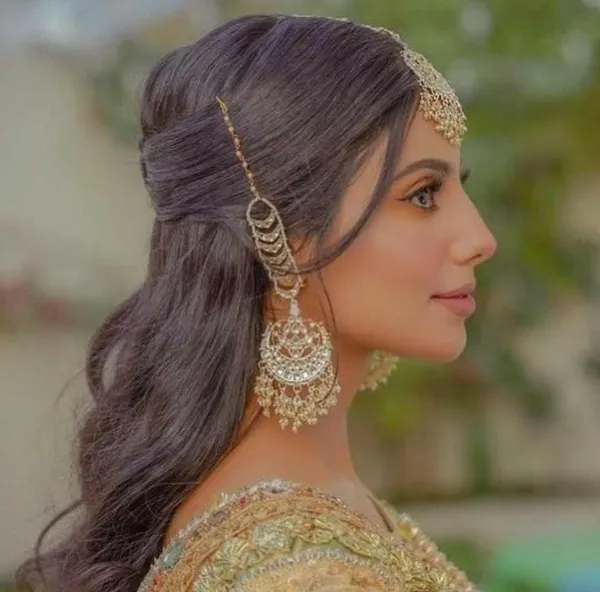 Kundan_Mangtika_With_Earrings_For_Girls