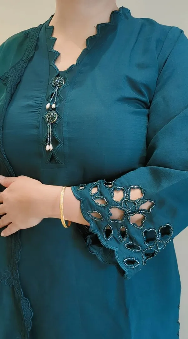 Bottle_Green_Muslin-Silk_Suit_For_Women