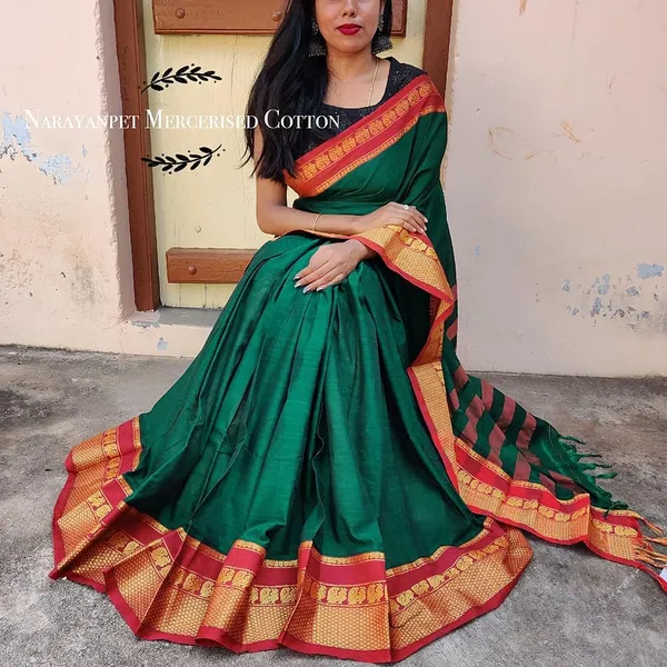 Bottle_Green_Narayanpet_Cotton_saree_with_Running_blouse_piece