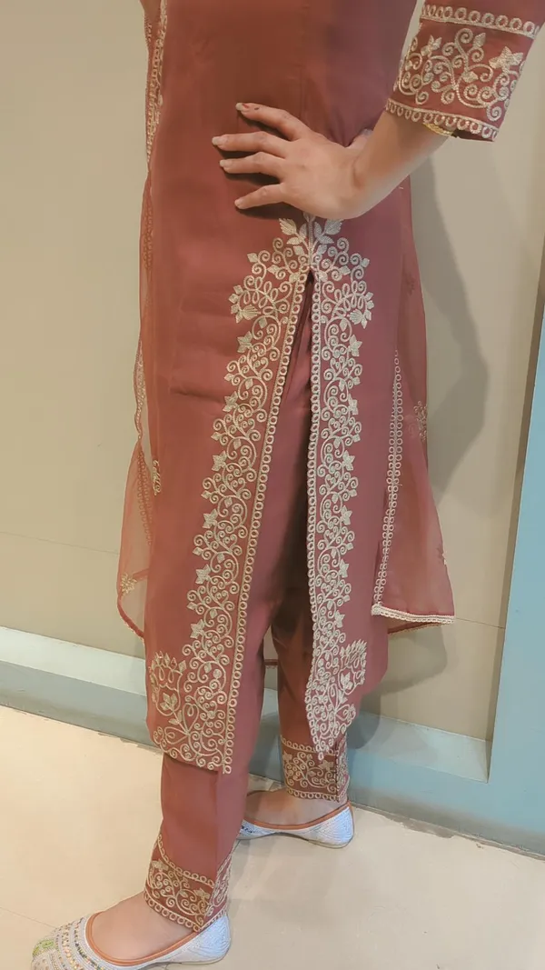 Brown_Muslin_Suit_For_Women