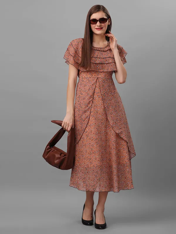Brown_&_White_Floral_Georgette_Neckline_Flared_Maxi_Dress