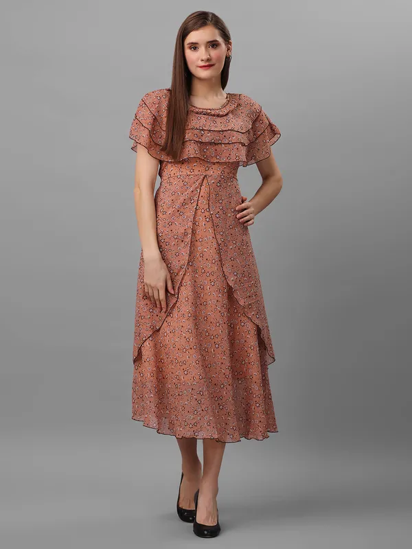 Brown_&_White_Floral_Georgette_Neckline_Flared_Maxi_Dress